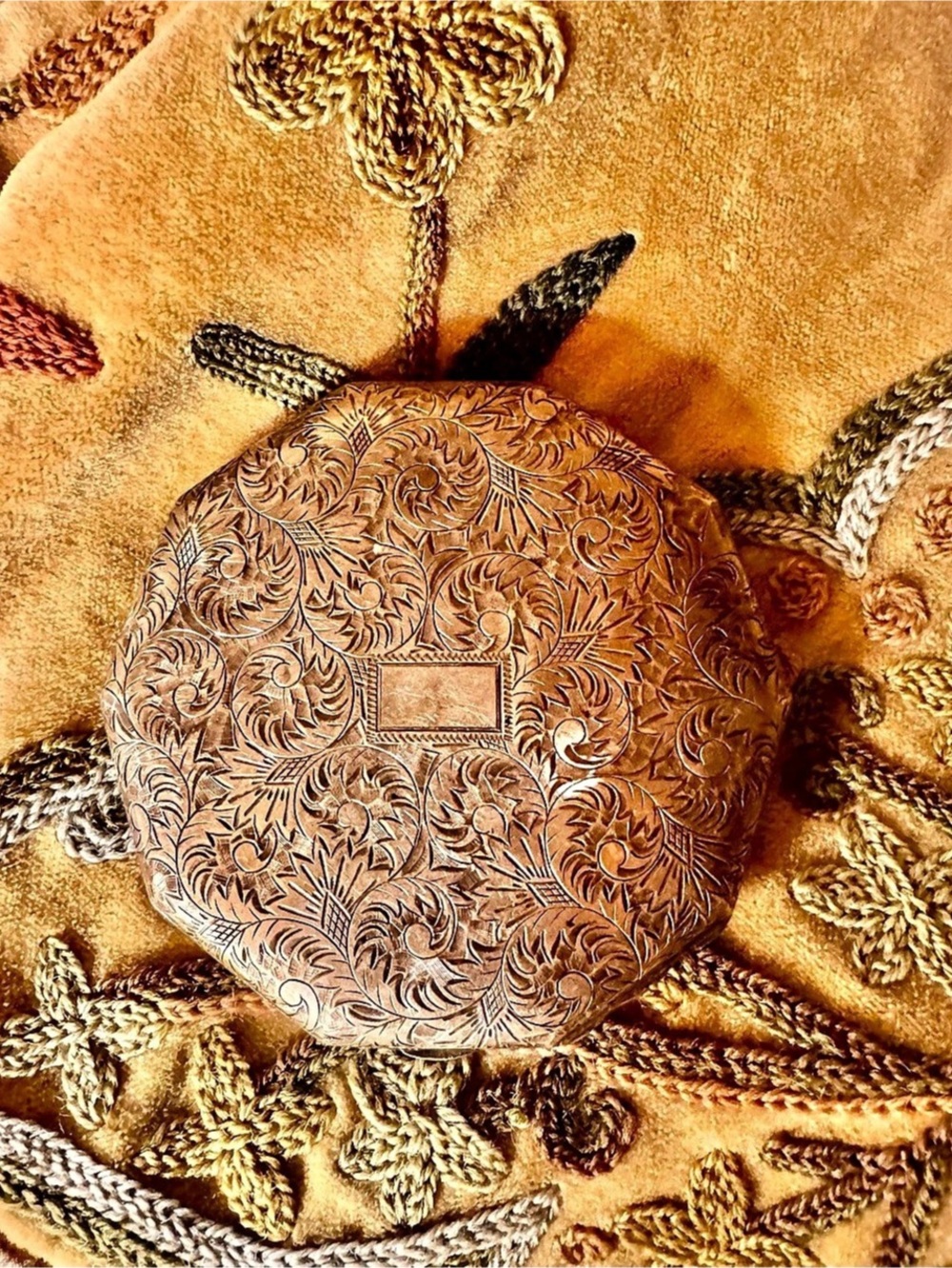 Engraved Floral Compact in Silver